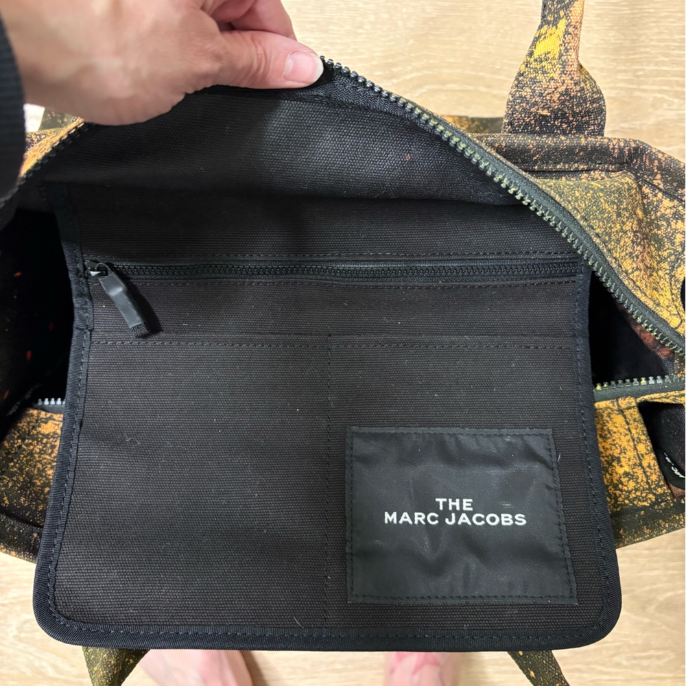 Large Marc Jacobs Eye of the Universe The Tote Bag - Picture 8 of 10